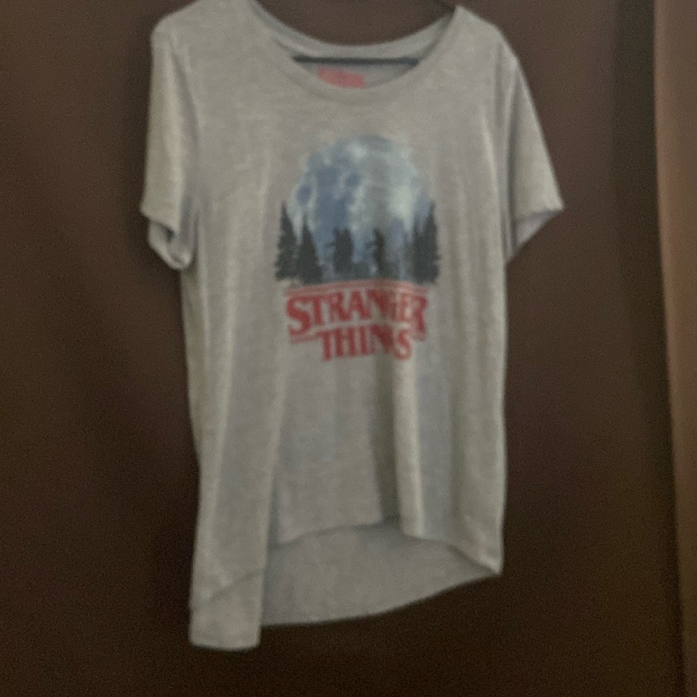 womens XXL stranger things tee